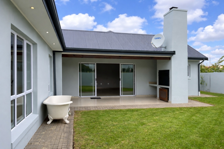3 Bedroom Property for Sale in Kraaibosch Country Estate Western Cape